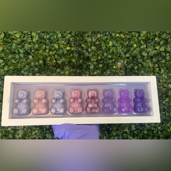 Ombré Purple Gummy Bear Art - Picture 2 of 2